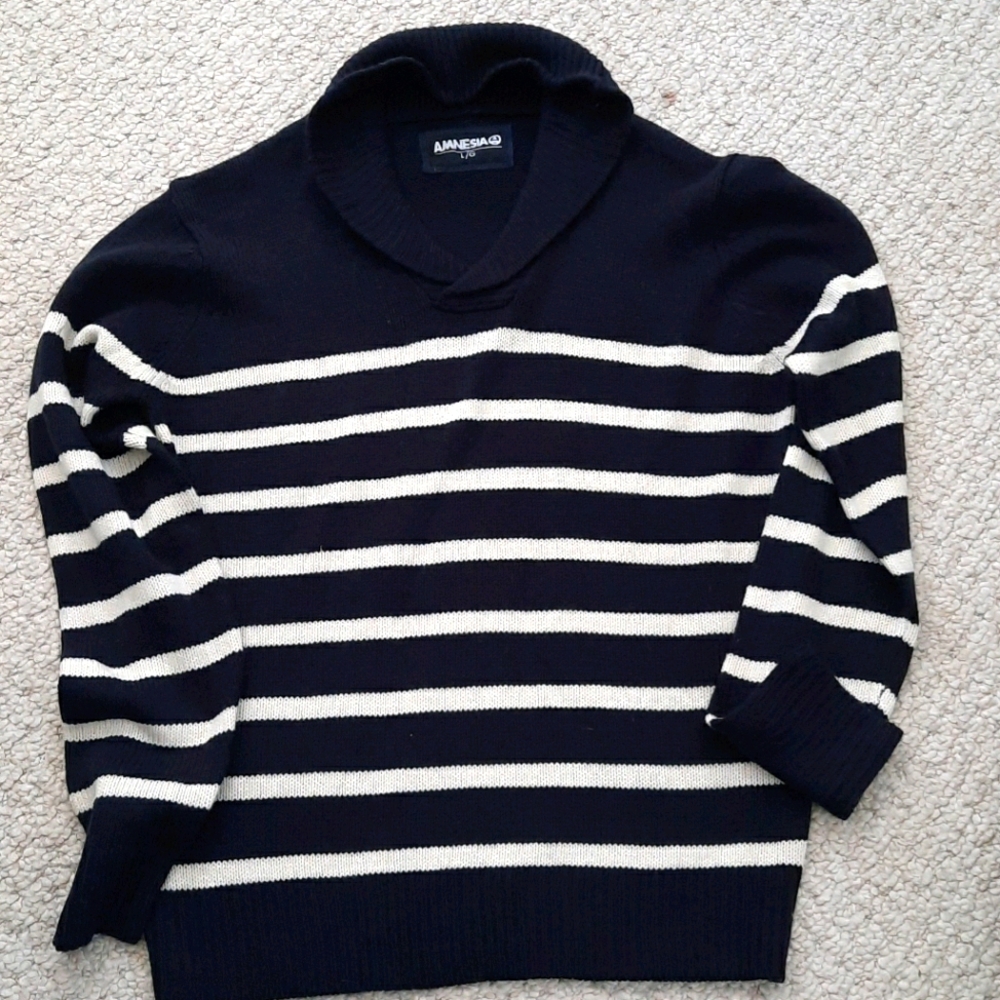Amnesia Sweater LG
